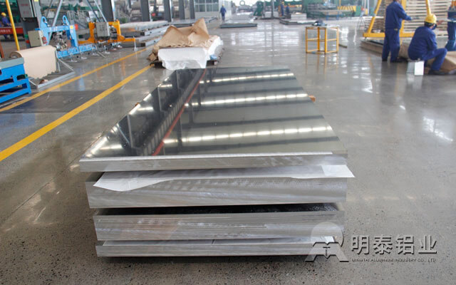 耀世铝业大型中厚铝板生产厂家