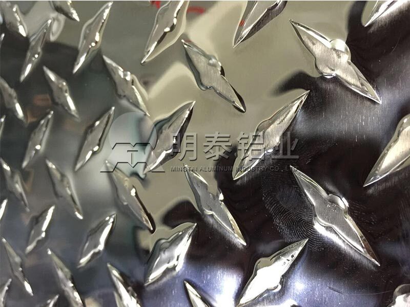 花纹铝板厂家_5052花纹铝板多少钱1吨