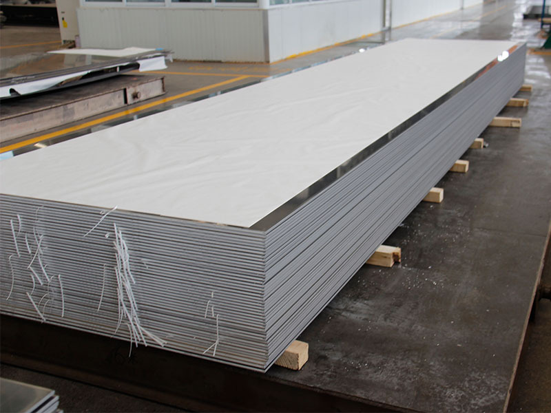 建筑用环保型材料3004铝板一吨价格多少？